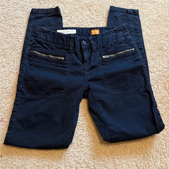 Pilcro Dark Black Skinny Jeans with Zipper Details - Picture 1 of 6